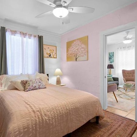 The Pink Oasis Waterfront 1 Bed Apt Lägenhet Tampa Exteriör bild